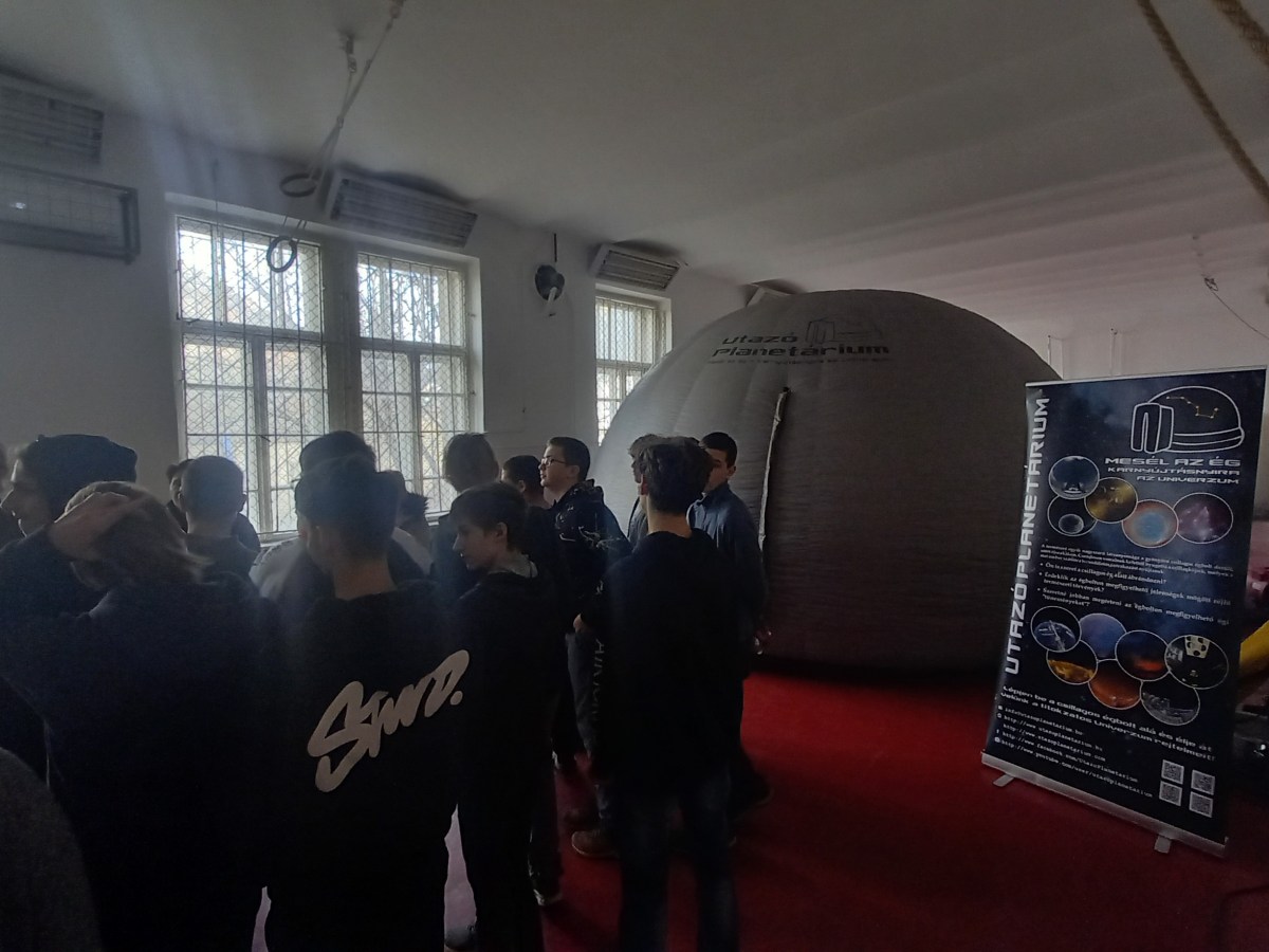 Utazó Planetárium